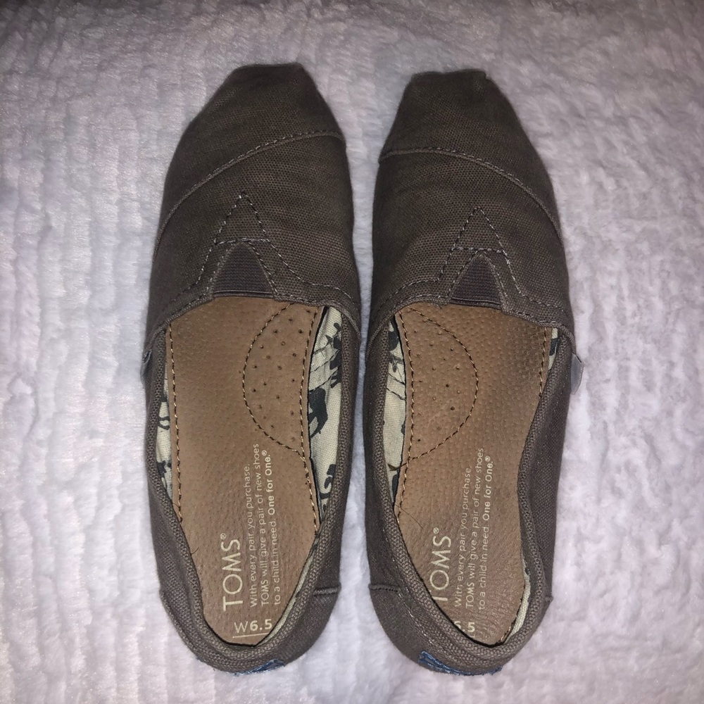Toms